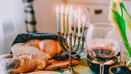 行程结束，中方代表团离开美国，当着全世界面，特朗普送出11个字