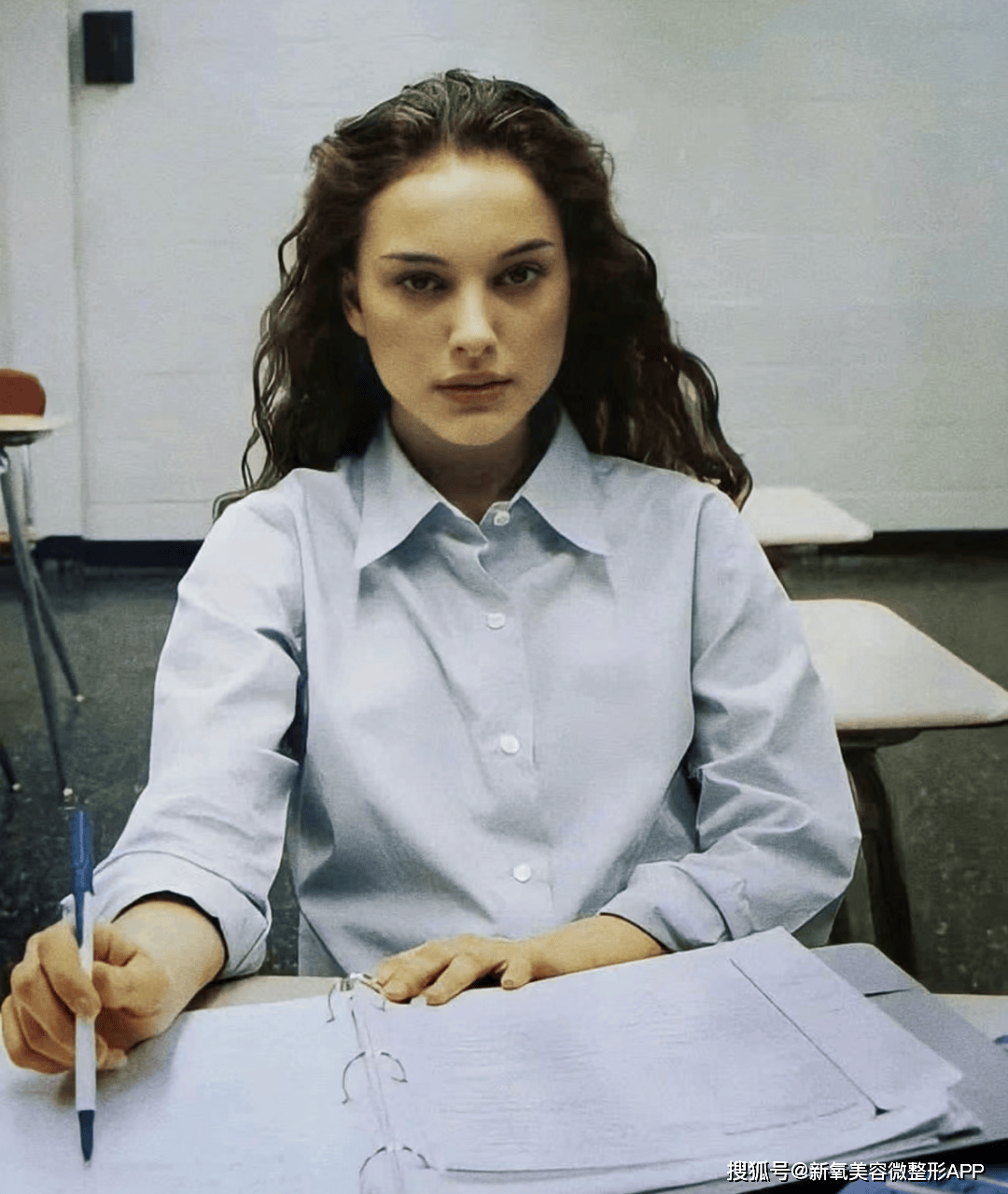 韩国男人往肩部埋双开门硅胶，20w人民币打成偏瘫？