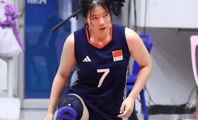 张籽萱神似冯坤、黄悦鑫如朱婷!U17女排击败泰国取得世锦赛首胜