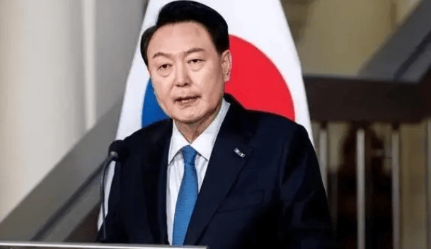 丢脸丢大了!韩国举行18国联军大阅兵,微妙时刻,边境传来巨响