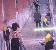 还记得武汉那位被母亲扇耳光,跳楼坠亡的14岁男生吗?他的妈妈也离开人世了……