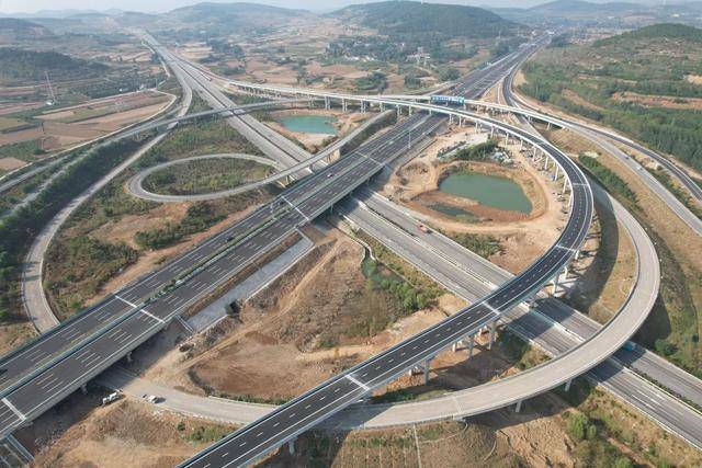 定了!山东这条高速改扩建,本月底前双向通车!