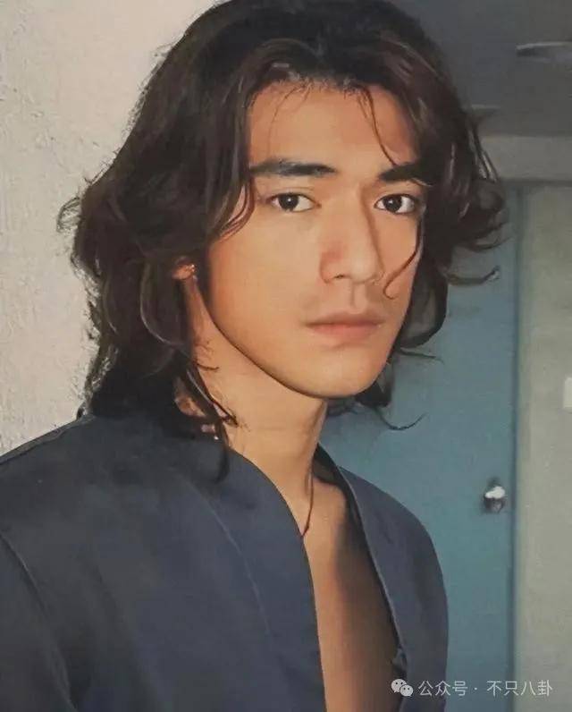 最神秘的男明星退圈了?一代神颜的他才是万千少女的梦啊……