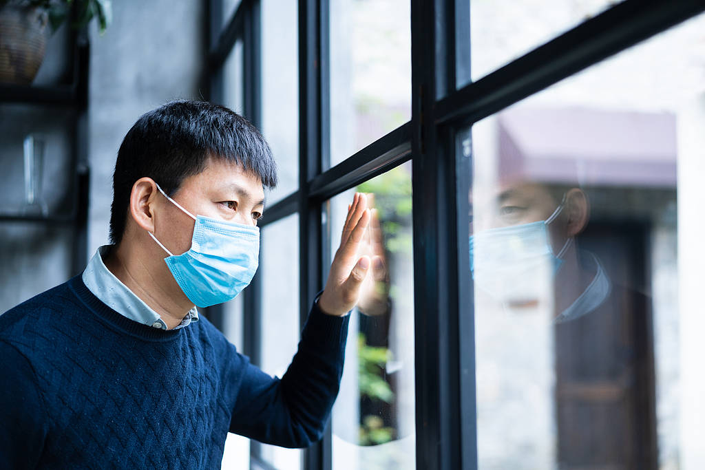 中产父母花数万亲子沟通 反被子女拿捏