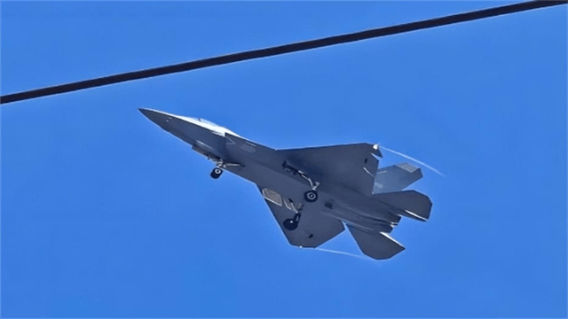 苏57抵华,意外曝光歼20一大底牌,连美空军都办不到