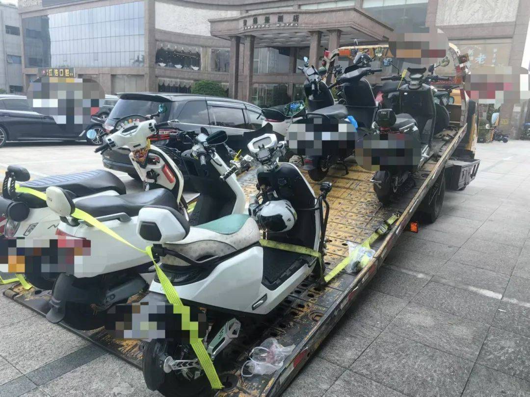 惨痛!一人身亡!深圳多名学生骑电动车发生意外