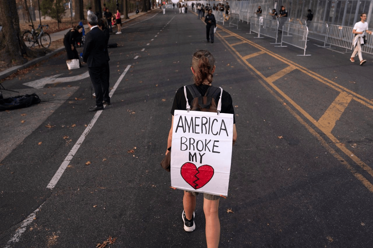 哈里斯败选演讲:和平交权但不放弃斗争