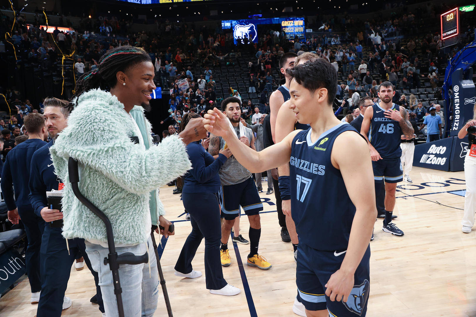 NBA开赛不到3周就遇球星伤病潮:杜兰特、锡安、莫兰特、东契奇等都伤了