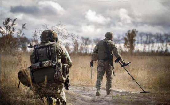 俄军发现大批外军和武器进乌,拜登允许承包商在乌修理美供武器