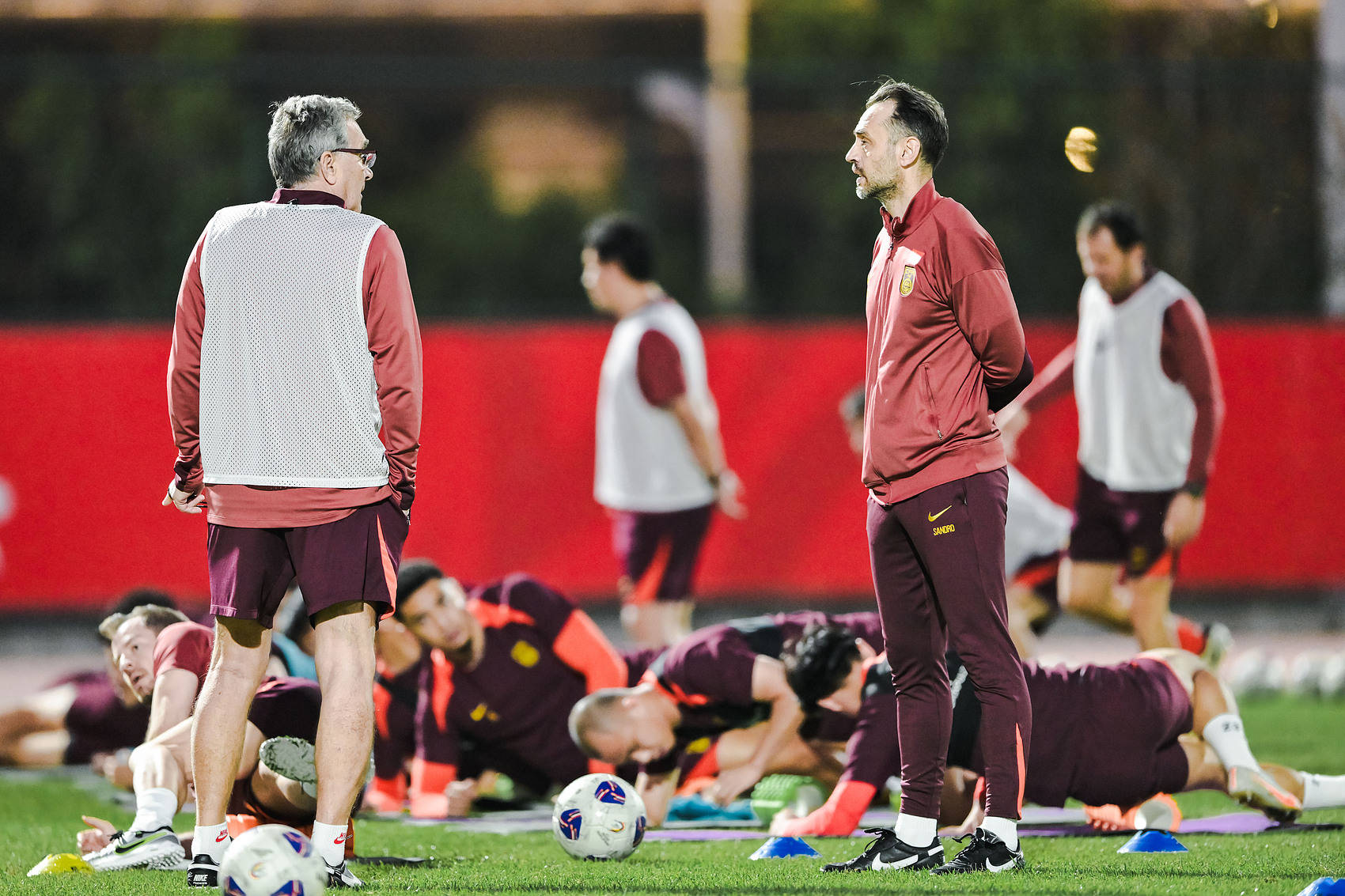 国足前瞻:再战日本拒绝惨案守住信心 放手一搏期待奇迹