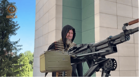 俄媒:卡德罗夫承认“从马斯克处获赠特斯拉赛博皮卡”是开玩笑,并向马斯克致歉