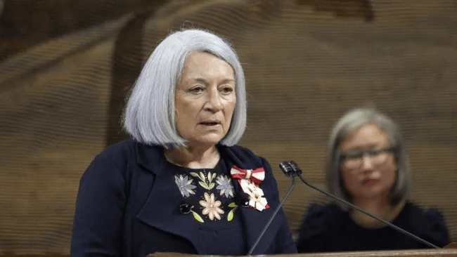 特朗普提“加拿大州”，其顾问笑话泽连斯基没西装，这……