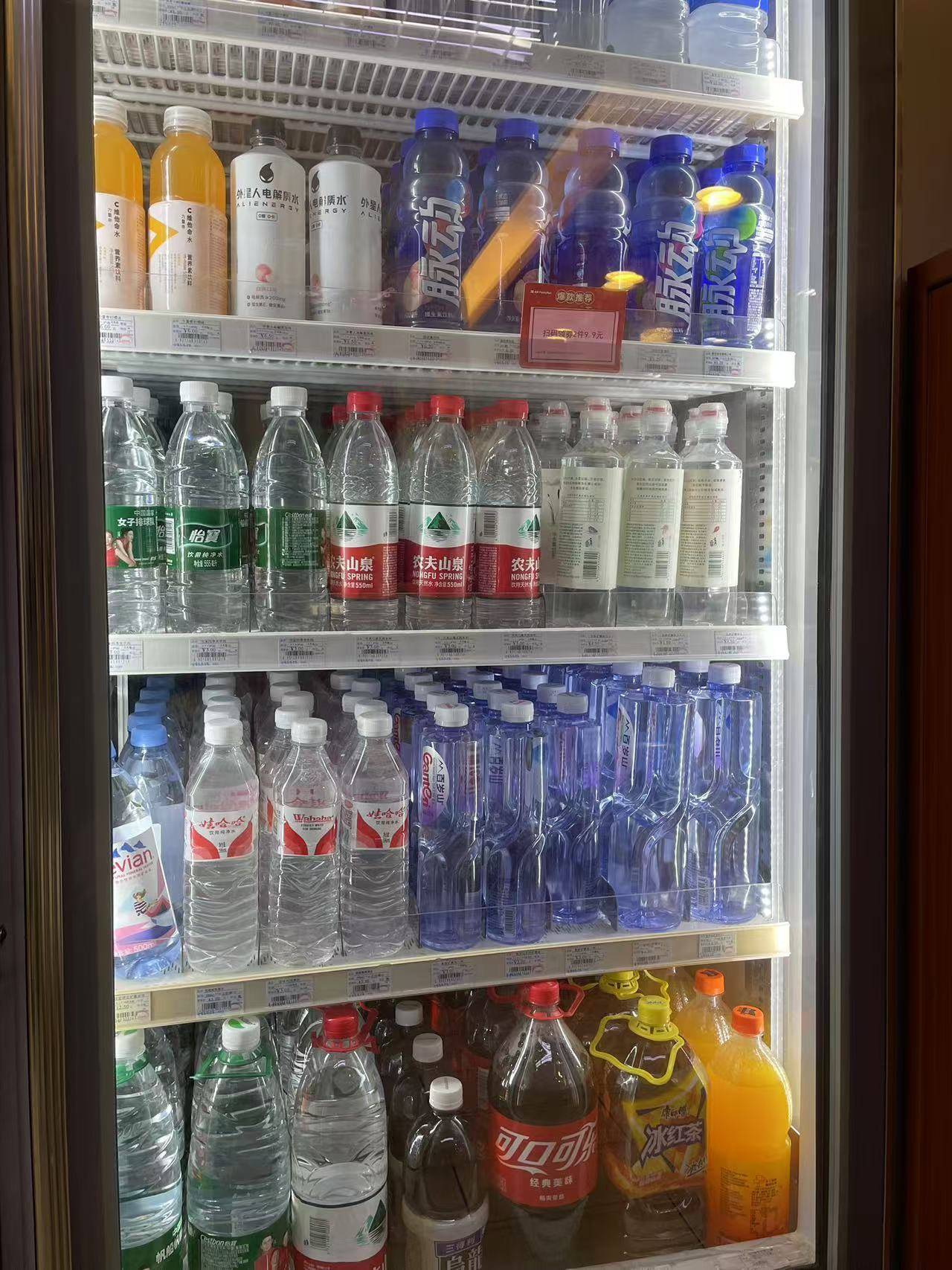 宗馥莉接班后，娃哈哈无宫斗：大量员工被转到宏胜，经销商领到严苛增长任务