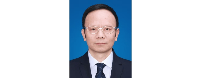 根据国务院、中共中央组织部通知,刘三江履新职