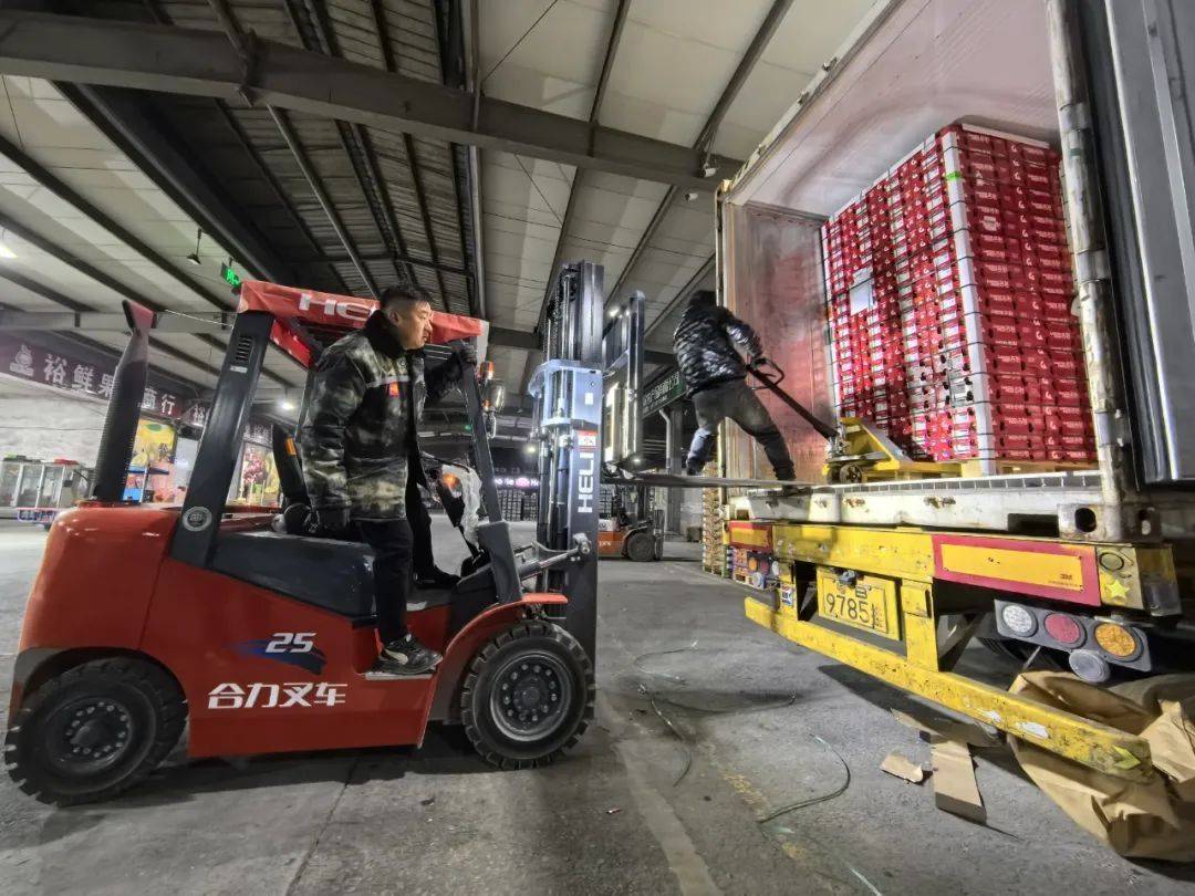 价格暴跌超50%!15吨现货深夜到杭州就被抢光!老板:要买抓紧,即将涨价......