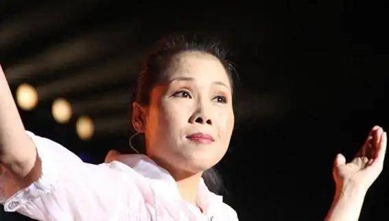 58岁的田震,老公原来是我们熟悉的他,如今两人定居澳洲生活惬意