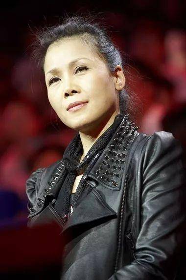 58岁的田震,老公原来是我们熟悉的他,如今两人定居澳洲生活惬意