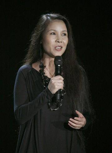 58岁的田震,老公原来是我们熟悉的他,如今两人定居澳洲生活惬意