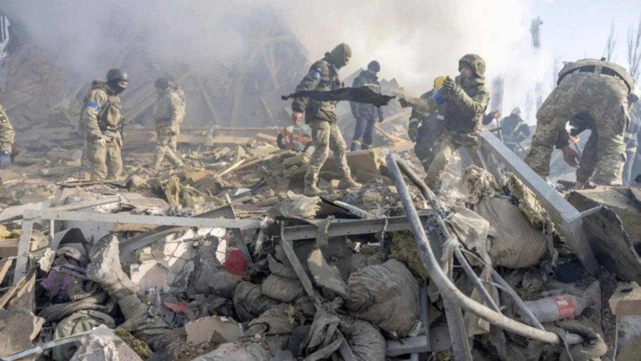 三大消息:乌克兰军工企业遭炸!特朗普彻底疯狂?普京被摆了一道?