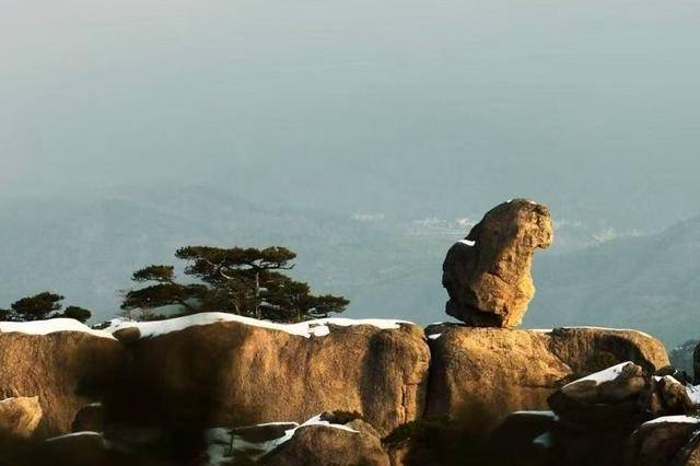 石矶娘娘爆火，为何全网都拜倒在“石头裙下”？