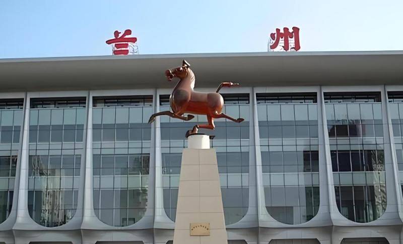 “南京站”的“京”字多一横,写错了?真相原来如此