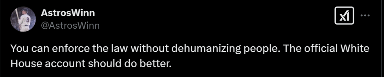 白宫发布非法移民戴镣铐登机视频引争议，有网友不满：把驱逐变成丑剧太可鄙