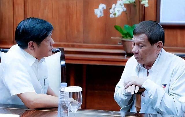 杜特尔特落地成囚,17万菲军已做选择,中方发声罕见没提“内政”