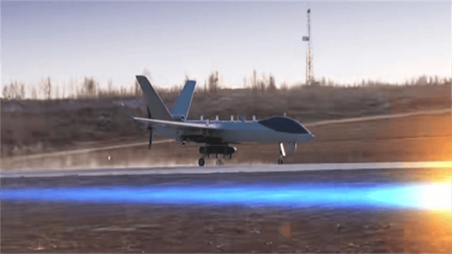 解放军给台岛上硬菜了！“空中利剑”出鞘，轻松驾驭万米高空