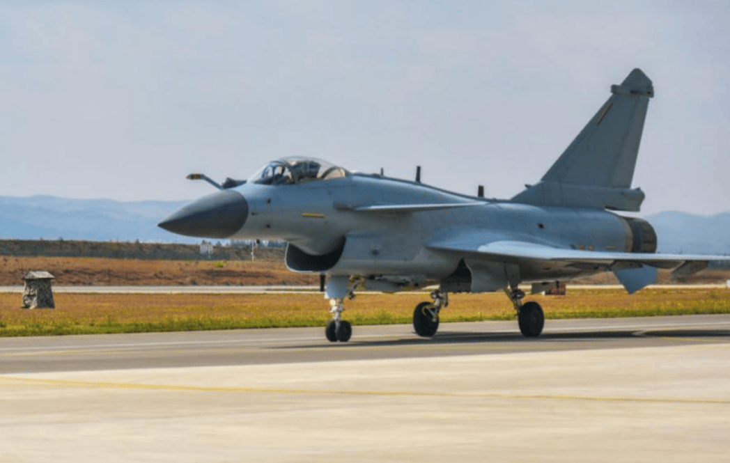 解放军大规模环台演习,台当局难觅援手,台军“最强武器”F16V尴尬表现引发热议!