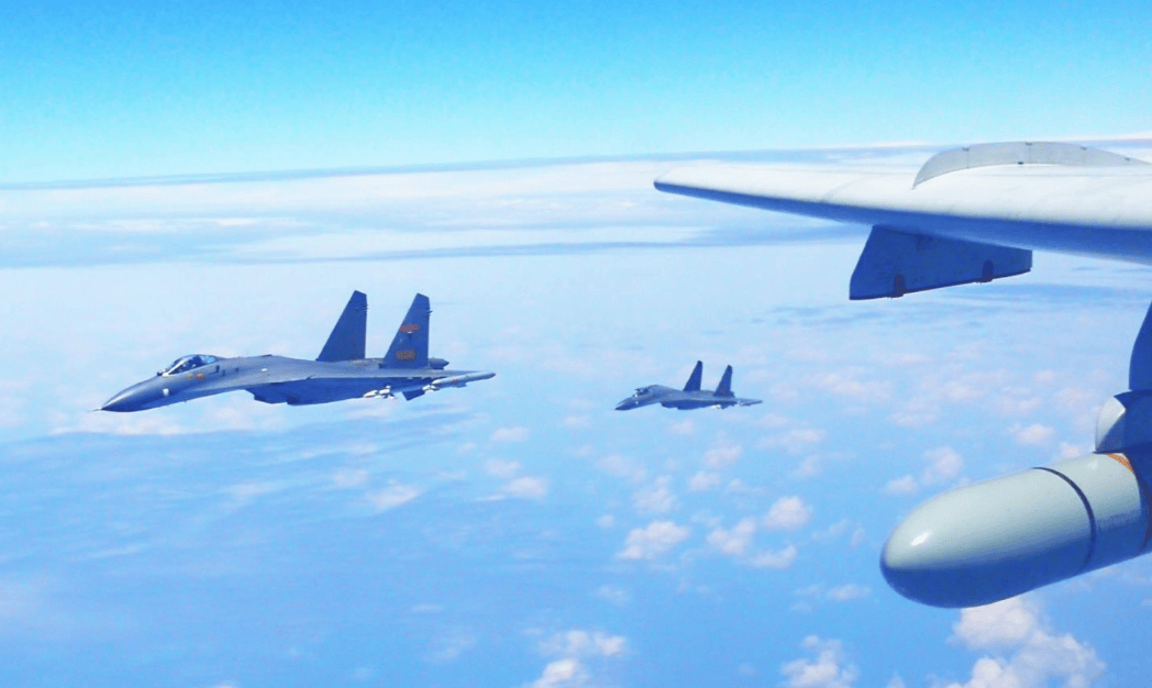 解放军大规模环台演习,台当局难觅援手,台军“最强武器”F16V尴尬表现引发热议!