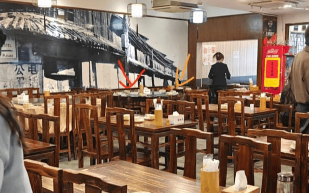 顾客用餐目睹隔壁桌男童在茶杯中小便 杭州一酒楼退费致歉