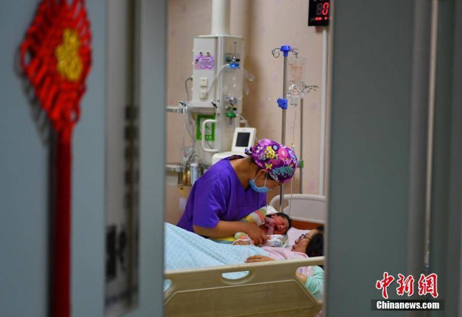 育儿补贴、自由择校，多地部署生育支持政策