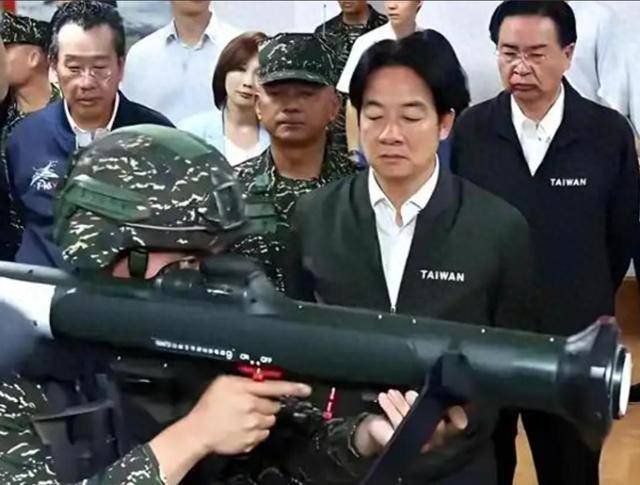 东部战区司令员定调统一,美专家:大陆已对台布设“五套锁链”