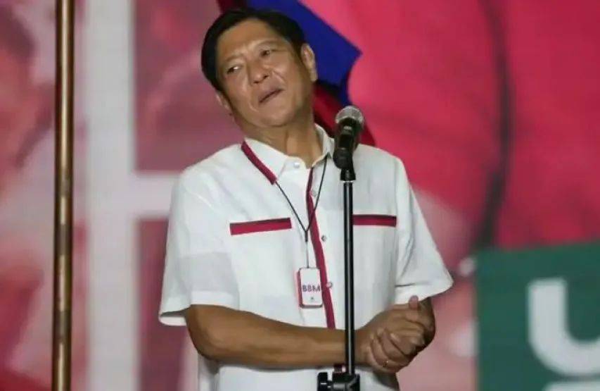 “第二个乌克兰”浮现?连夜遣返上百名中国人!中方罕见表示支持