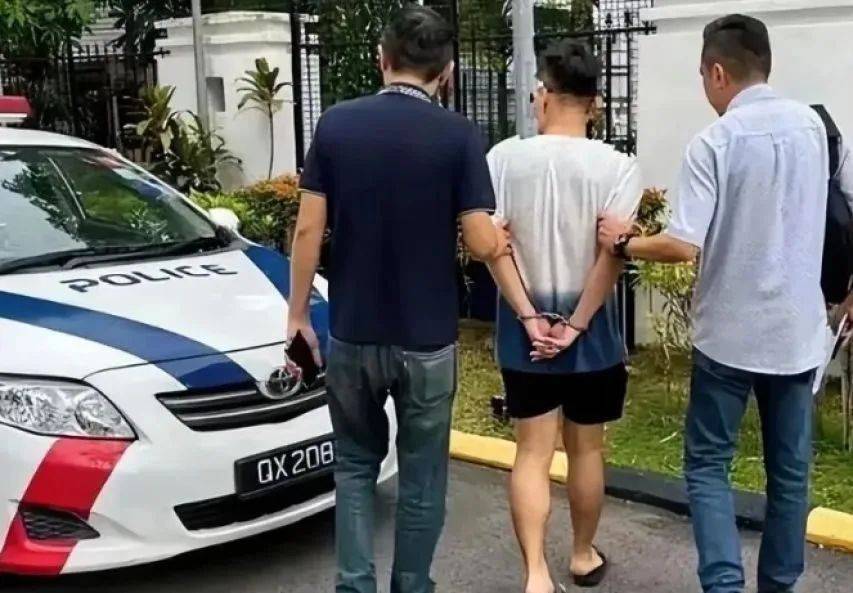 “第二个乌克兰”浮现?连夜遣返上百名中国人!中方罕见表示支持