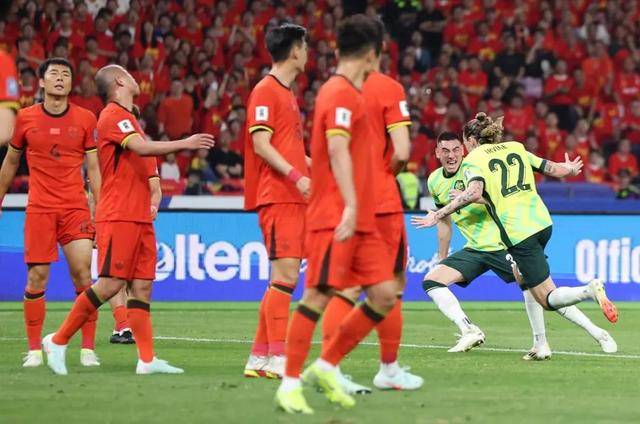 人民日报评论:给时间以意义,给国足以耐心