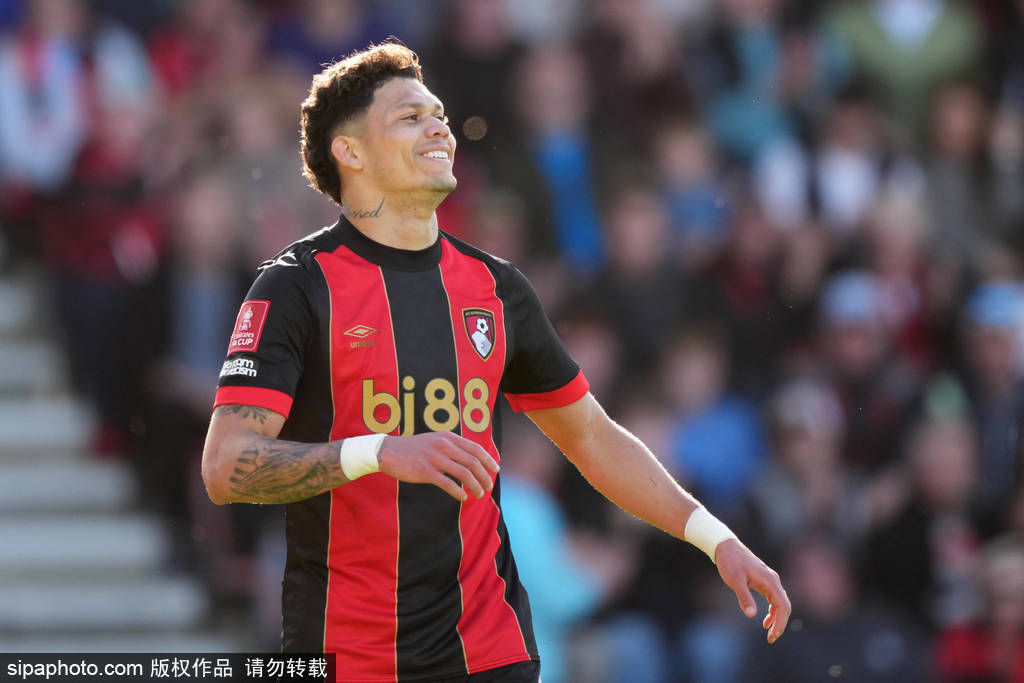 足总杯-哈兰德破门+失点+伤退 曼城2-1伯恩茅斯晋级4强