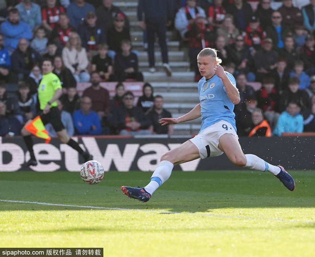 足总杯-哈兰德破门+失点+伤退 曼城2-1伯恩茅斯晋级4强