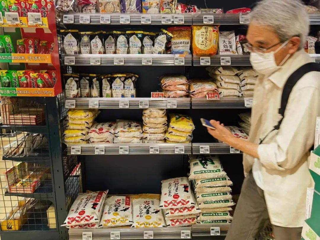 日本人一边去韩国疯抢大米，一边吐槽：便宜没好货，还是日本大米好吃！