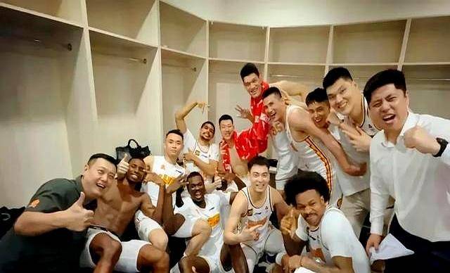 山西狂飙三分教北汽做人,防守强队全场被打穿