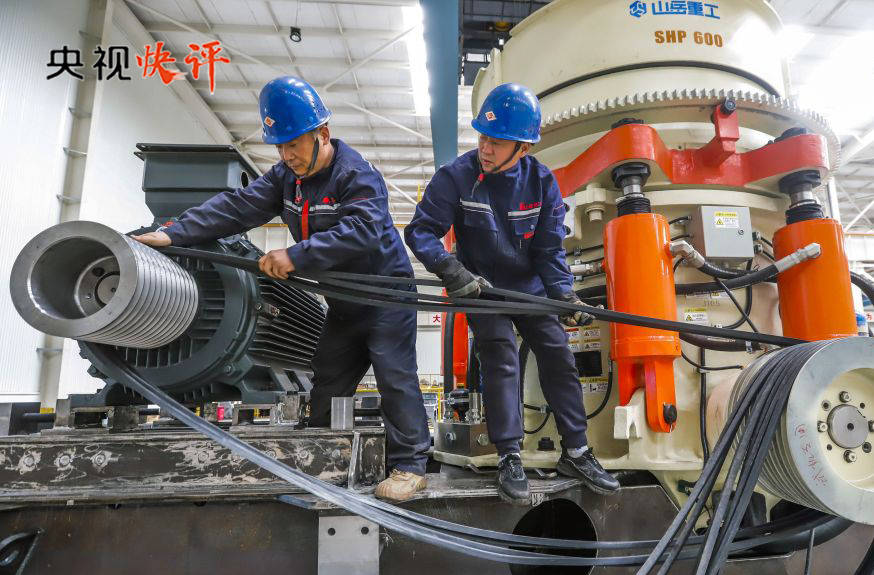 【央视快评】用创造拥抱新时代 以奋斗铸就新辉煌