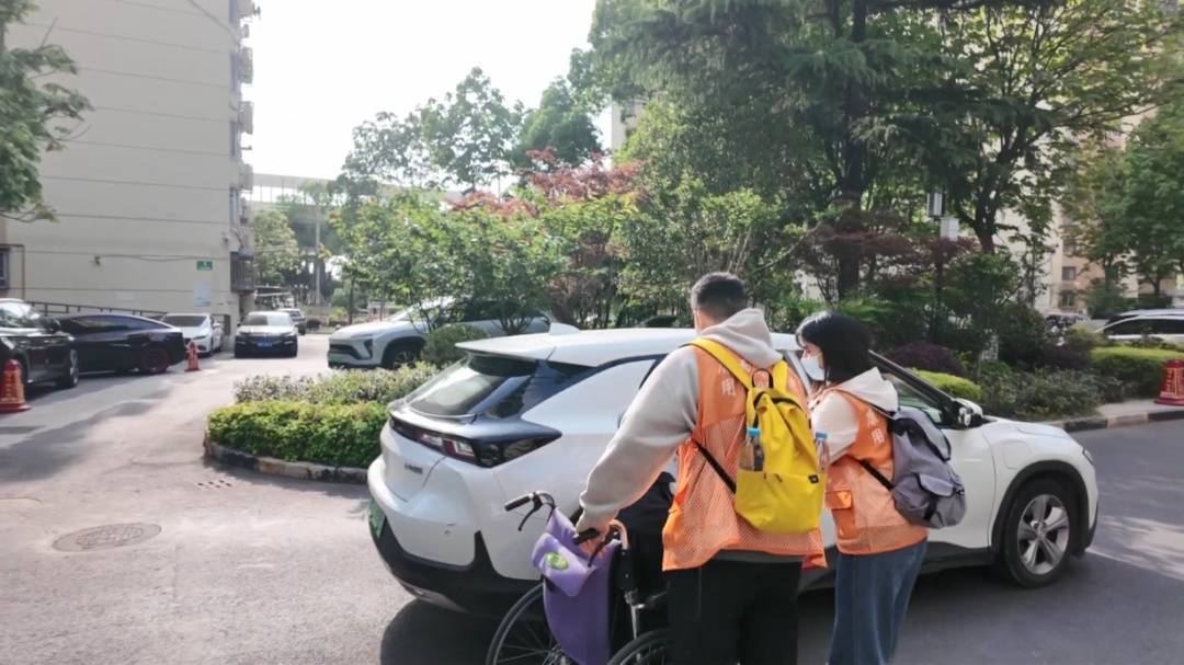 上海确认：正在试点！需求暴涨，男护士决定转行…爷叔激动：试了一次，就一发不可收拾