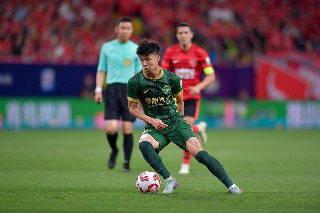 浙江绿城1-2不敌成都蓉城:和强队过招后,期待王钰栋们迈出更成熟的一步