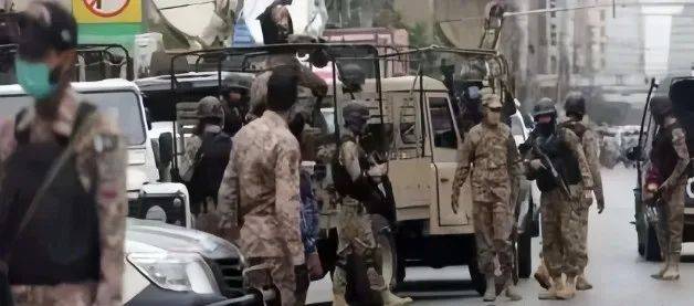 巴铁一座城市被攻破,数百名敌军夺取政府大楼:巴铁守军节节败退