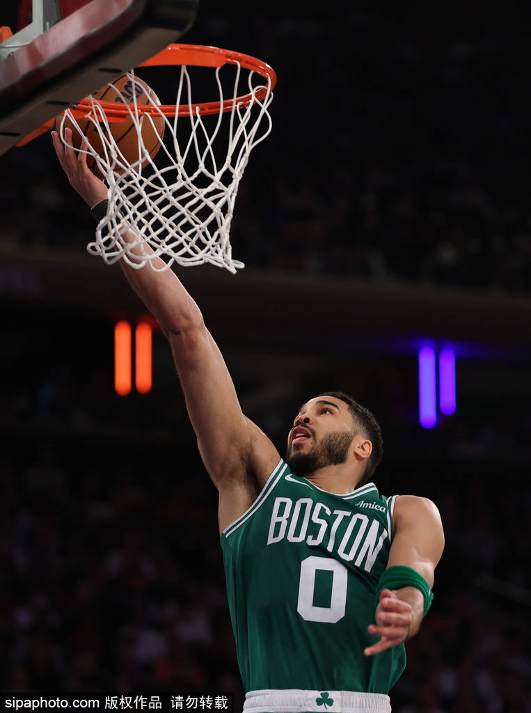 凯尔特人明星塔图姆遭遇跟腱撕裂手术,球队未来该如何应对?