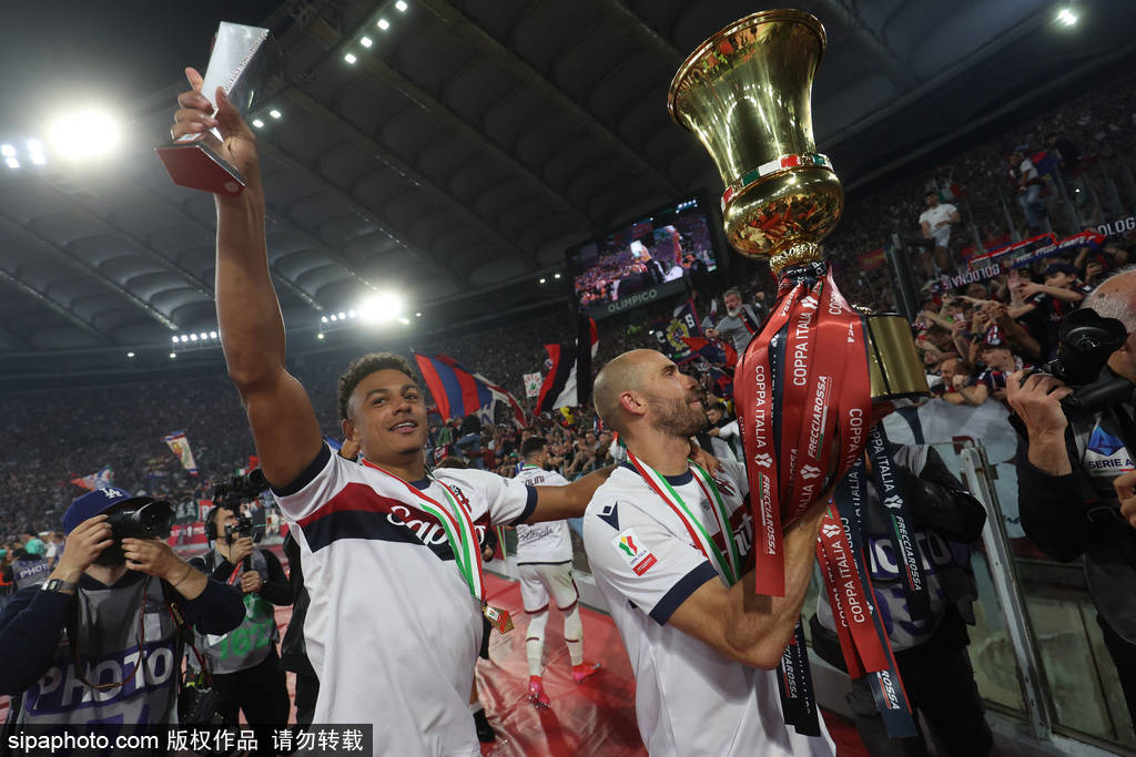 意杯-博洛尼亚1-0米兰时隔51年夺冠 获欧联杯资格