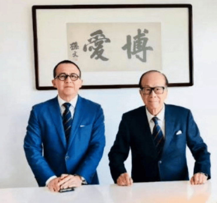 美方主动让步后，李嘉诚终于看清了形势，向官方做出重要保证！