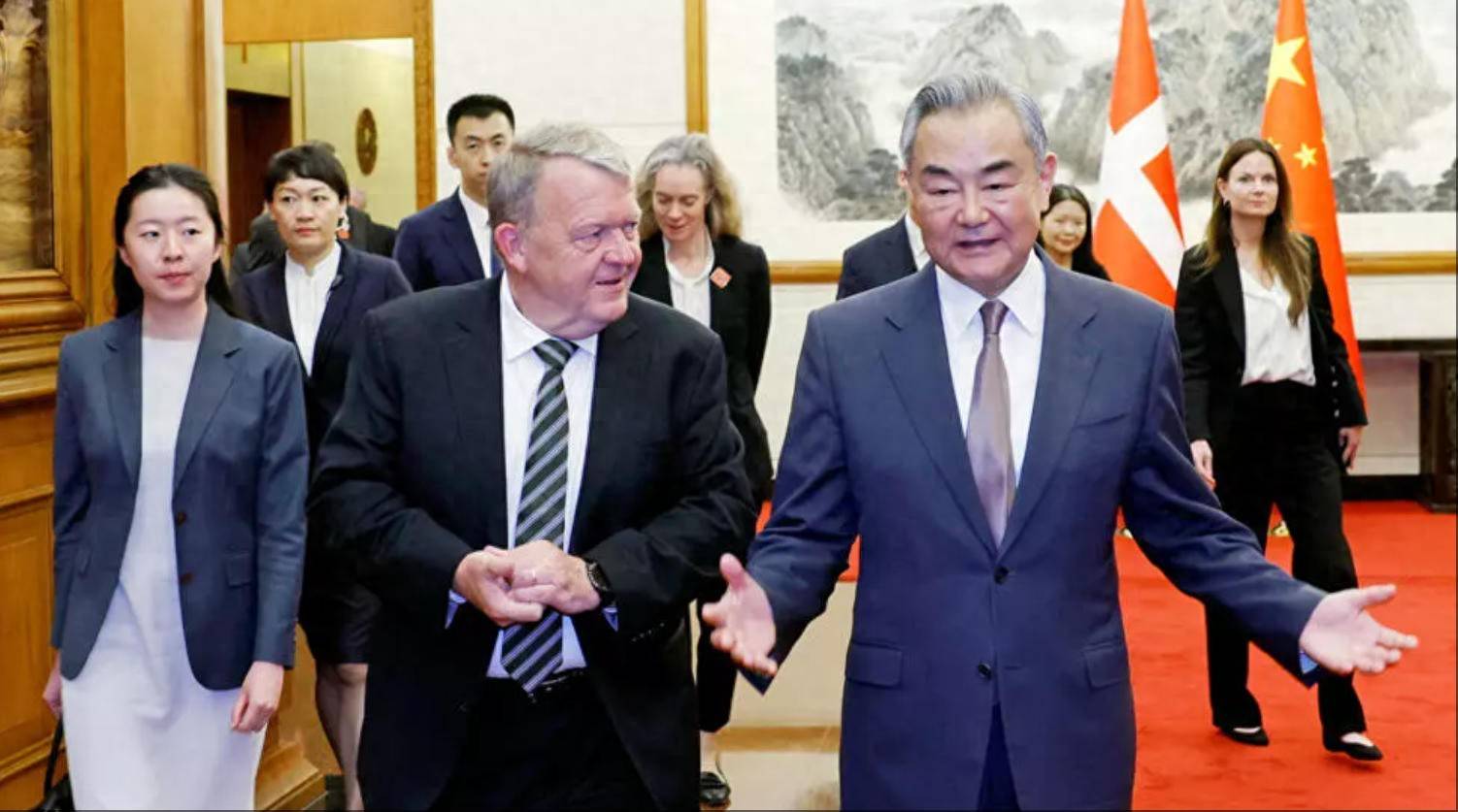 太自以为是!丹麦外长访华求合作,要求台海维持现状,中方回应透露特殊信号!