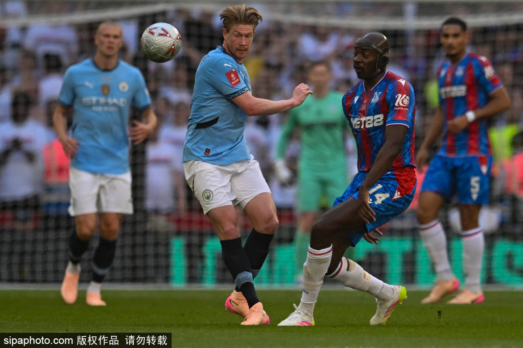 瓜帅掀桌！“再塞人我就走！”曼城阵容危机，丁丁今夏必走？英超要变天！