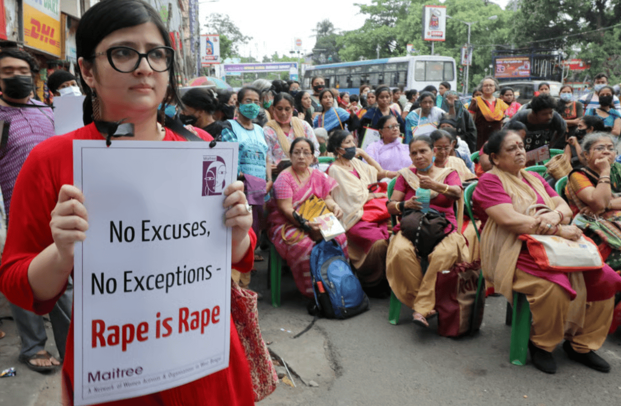 “这算哪门子正义?”印度强奸未成年人案罪犯获准保释与受害者结婚,引发众怒